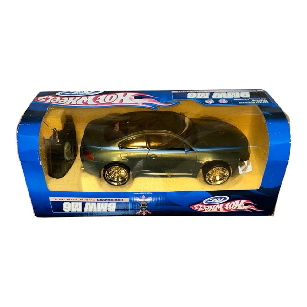 Hot Wheels Blue Remote Controlled RC BMW M6-49 MHZ Collector Edition Sports Car
